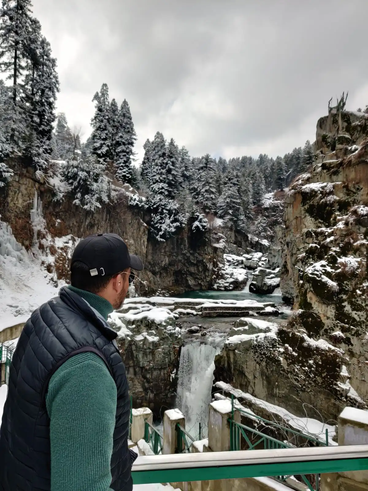 Aharbal Waterfall kashmir tourist destination